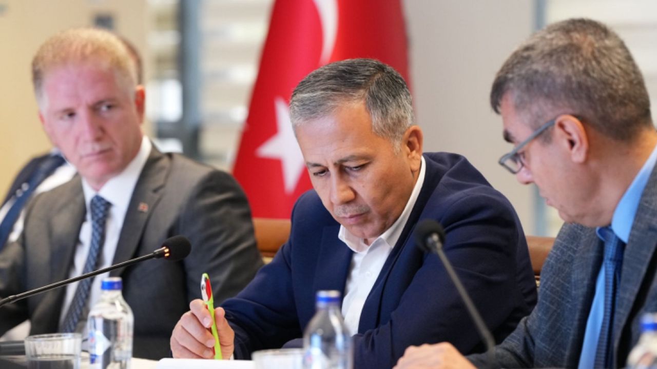 81 ilde yapılan Çember 16 operasyonu kapsamında 2066 firari yakalandı! 