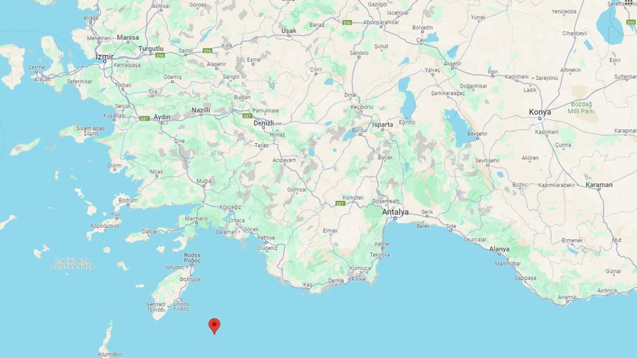 Antalya'nın Kaş ilçesi açıklarında 4.3 şiddetinde deprem yaşandı