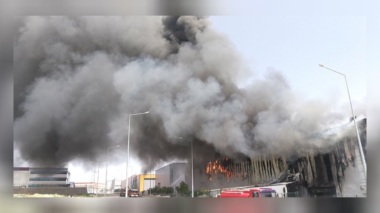 Başkentte yangın! Medikal malzeme fabrikası yanıyor 