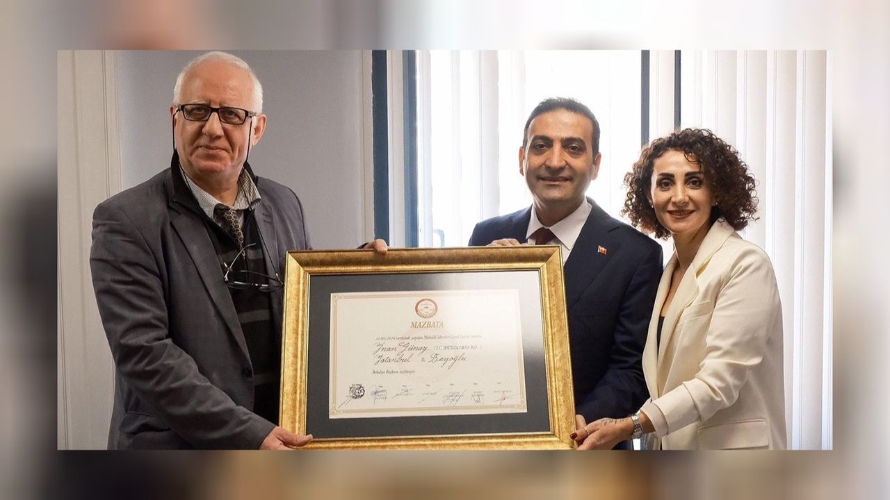 CHP'li Güney Beyoğlu Belediye Başkanlığı mazbatasını teslim aldı! 