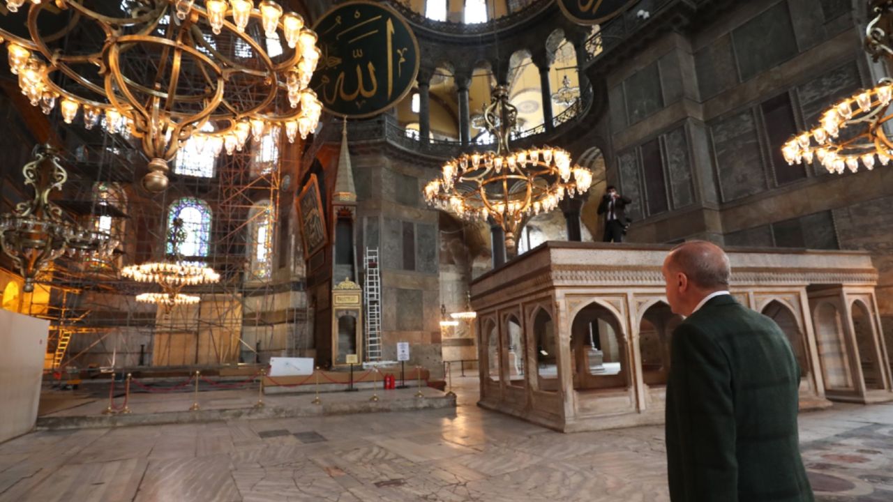 Cumhurbaşkanı Erdoğan Cuma namazını Ayasofya'da kıldı! 
