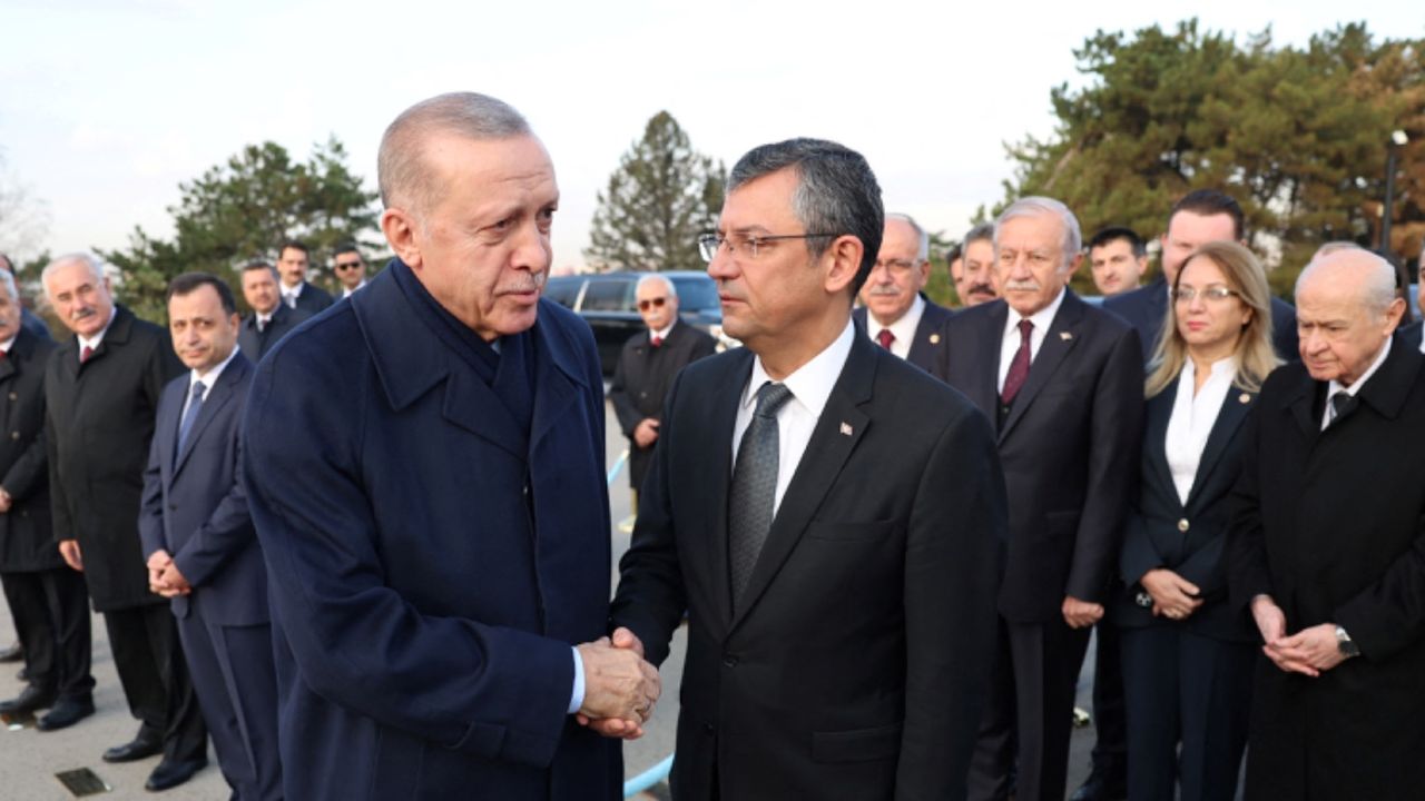 Cumhurbaşkanı Erdoğan Özgür Özel'le yeni anayasayı konuşacak! 