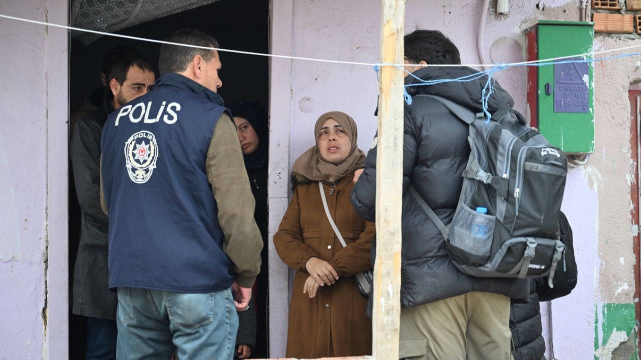 Devamsız öğrencilere uyarıya giden polis ekipleri düzensiz göçmen yakaladı! 