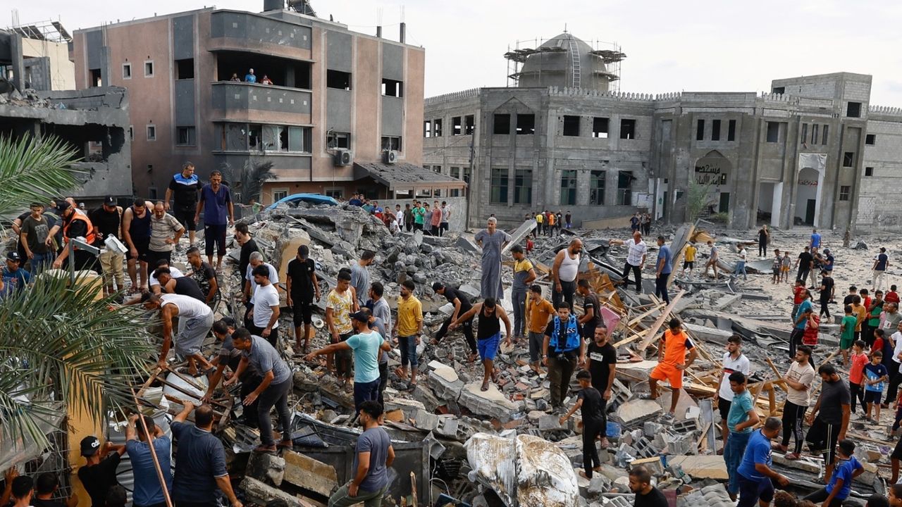 Kana susayan İsrail yeni saldırılarında belediye başkanını öldürdü! 