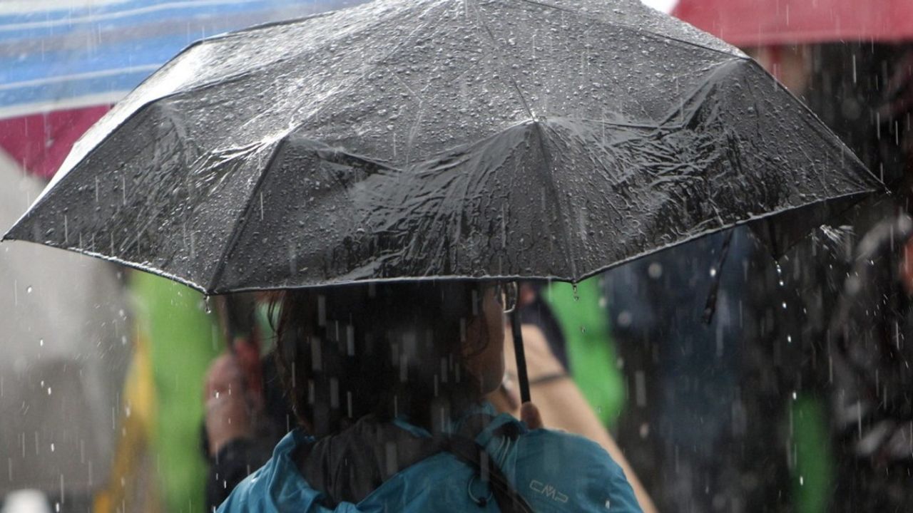 Konya'da sağanak yağış: Vatandaşlara dikkatli olun uyarısı