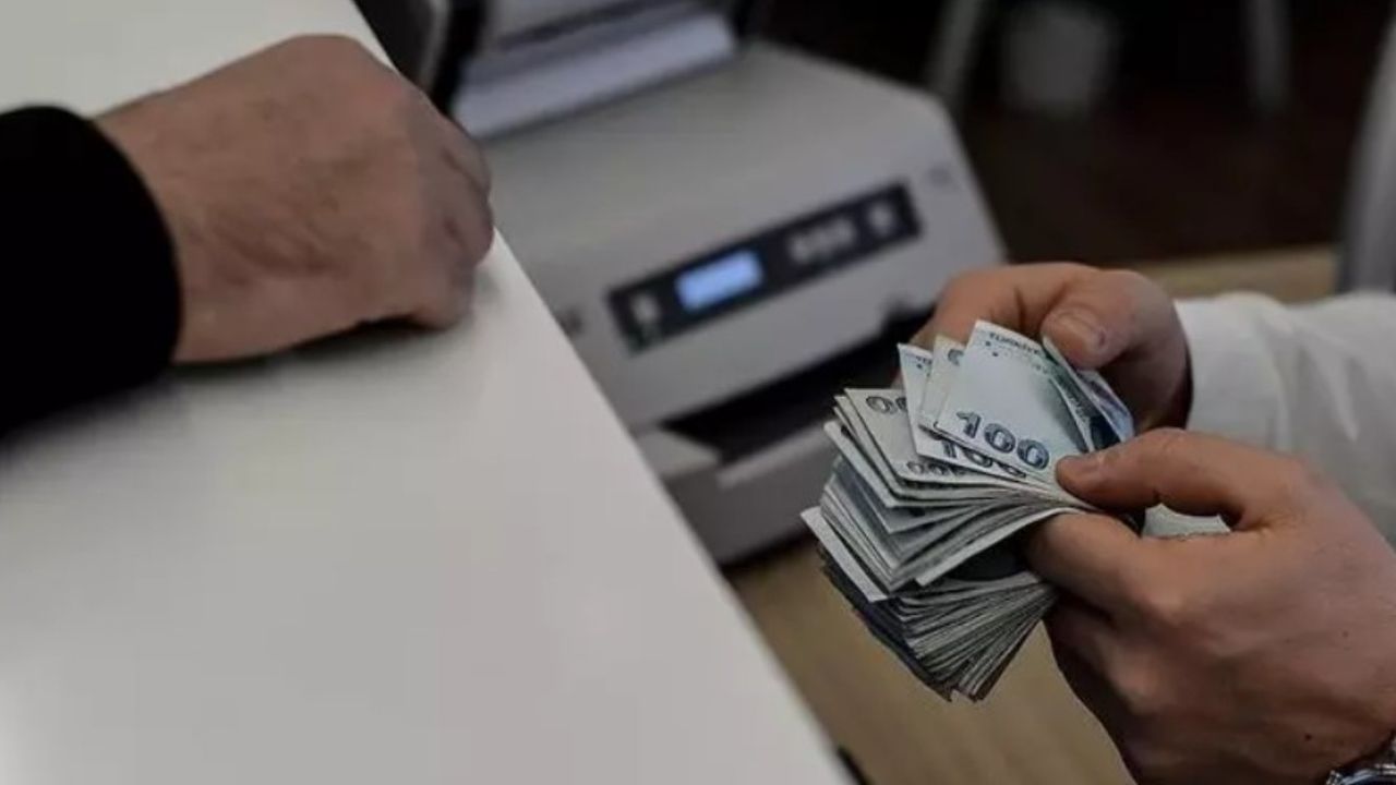 O bankalardan emekliye 17 bin TL jesti! Kamu bankalarını solda sıfır bıraktı