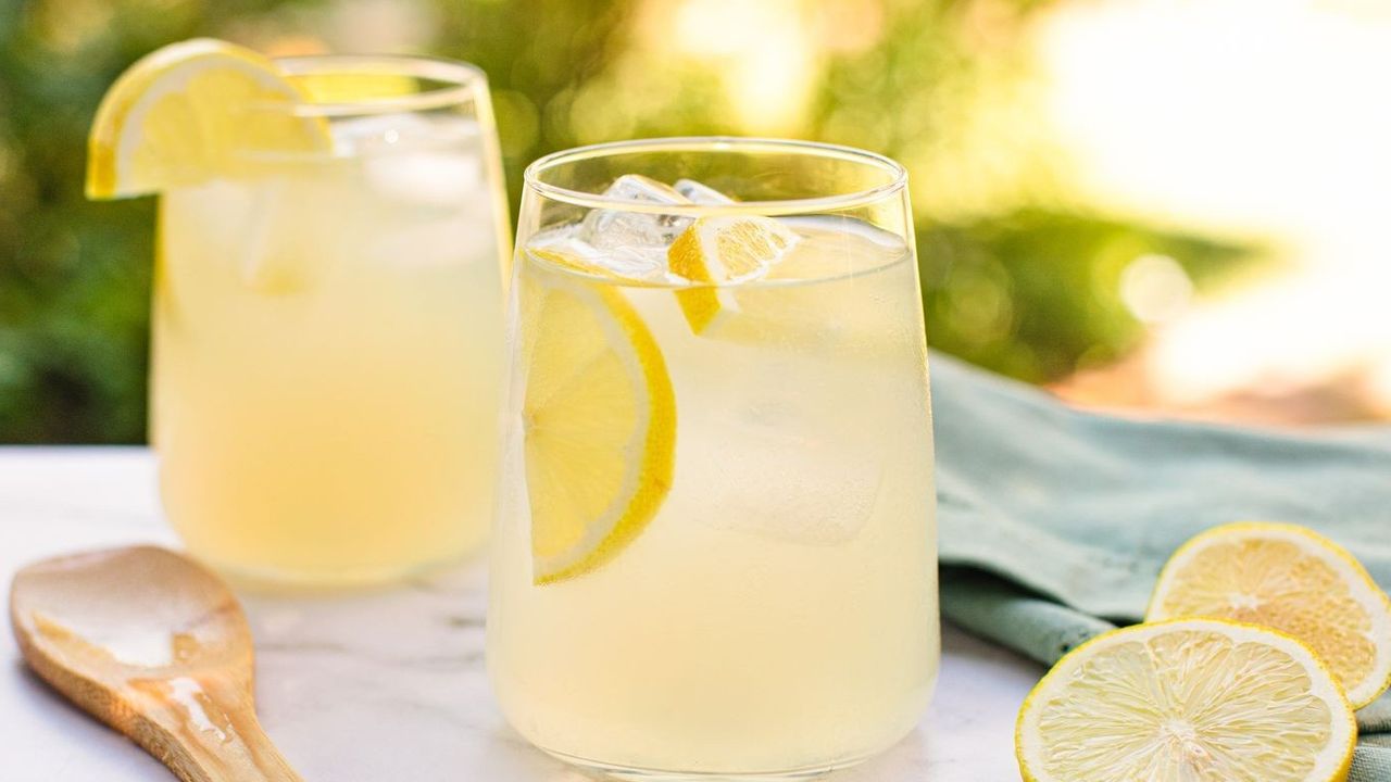 Sıcak bahar günlerinde içinizi ferahlatacak pratik limonata tarifi!