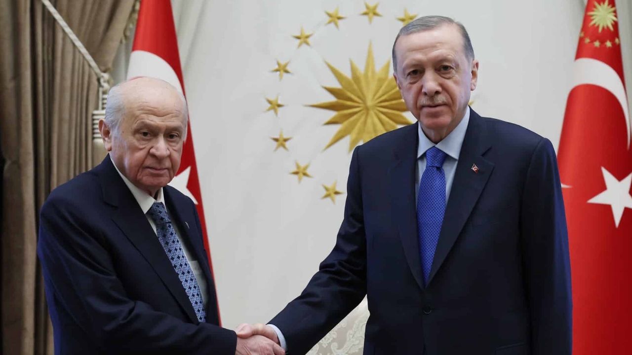 Sıcak gelişme! Cumhurbaşkanı Erdoğan ile Bahçeli'nin görüşmesi başladı! 