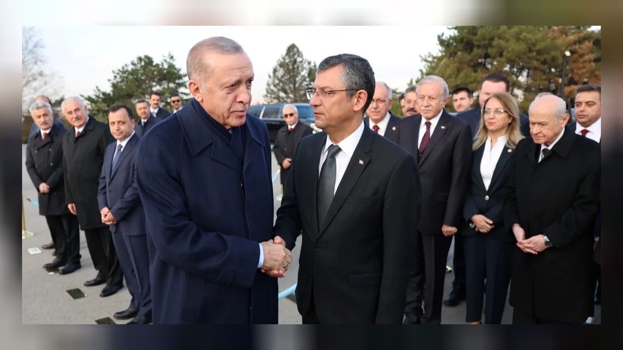 Son dakika! Cumhurbaşkanı Erdoğan ile Özgür Özel telefonda görüştü! 