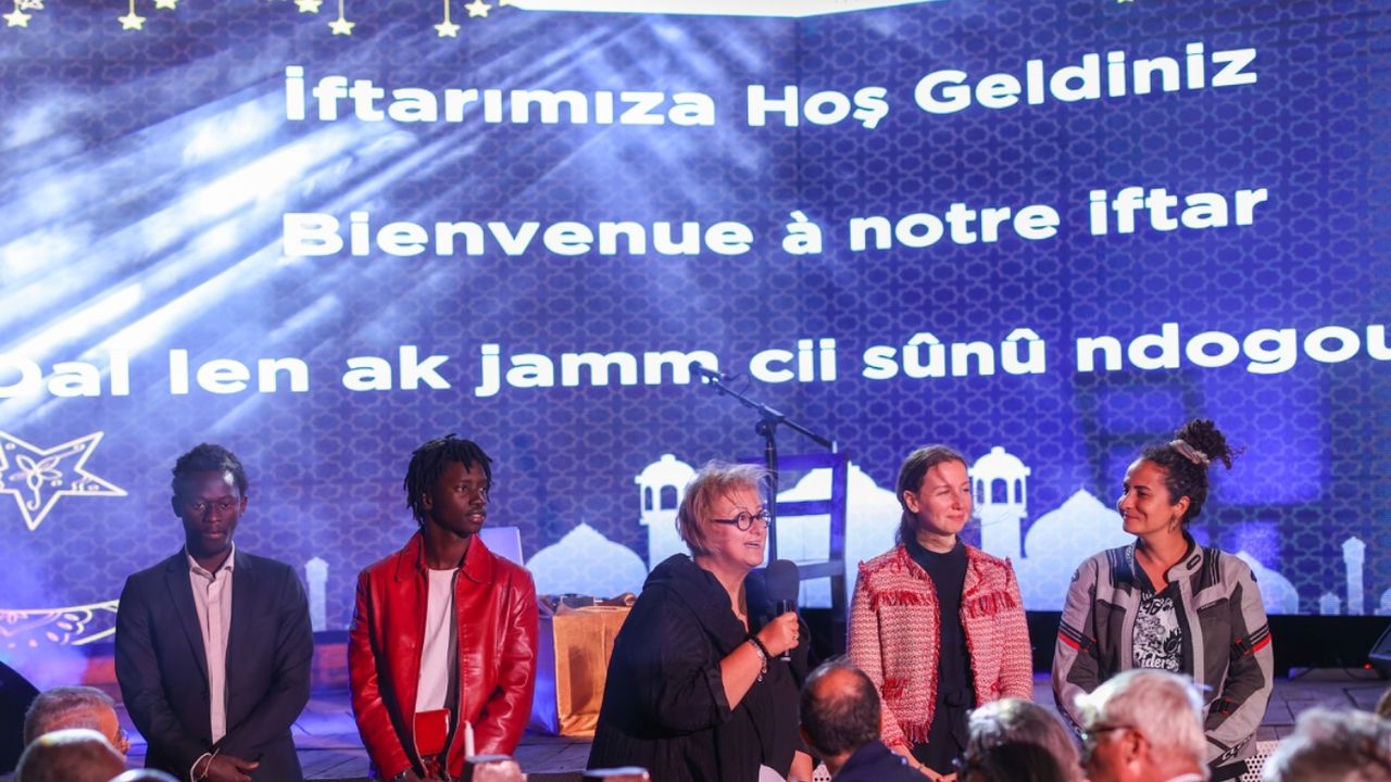 Türkiye Dakar Büyükelçiliği tarihi deniz fenerinde iftar programı düzenledi! 