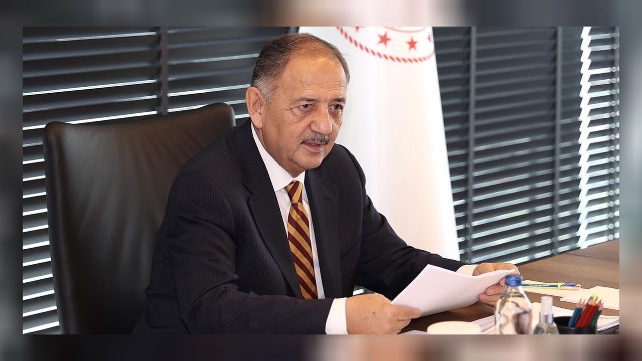 Bakan Özhaseki Malatya’daki yeni konutları ve depremzedeleri ziyaret etti 