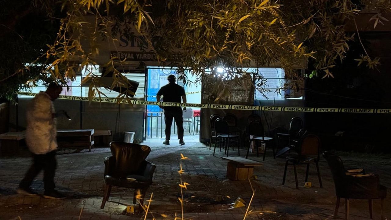 Başakşehir'de Sosyal Yardım Derneği silahlı saldırıya uğradı: 5 yaralı