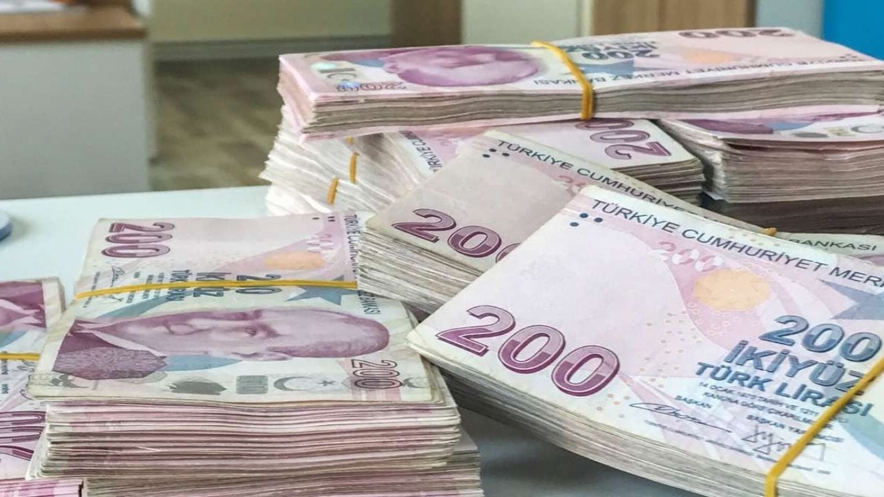 Bu 2 banka herkese 10.000 TL veriyor! Başvurup bankaya gitmeden hesabınıza aktarabilirsiniz