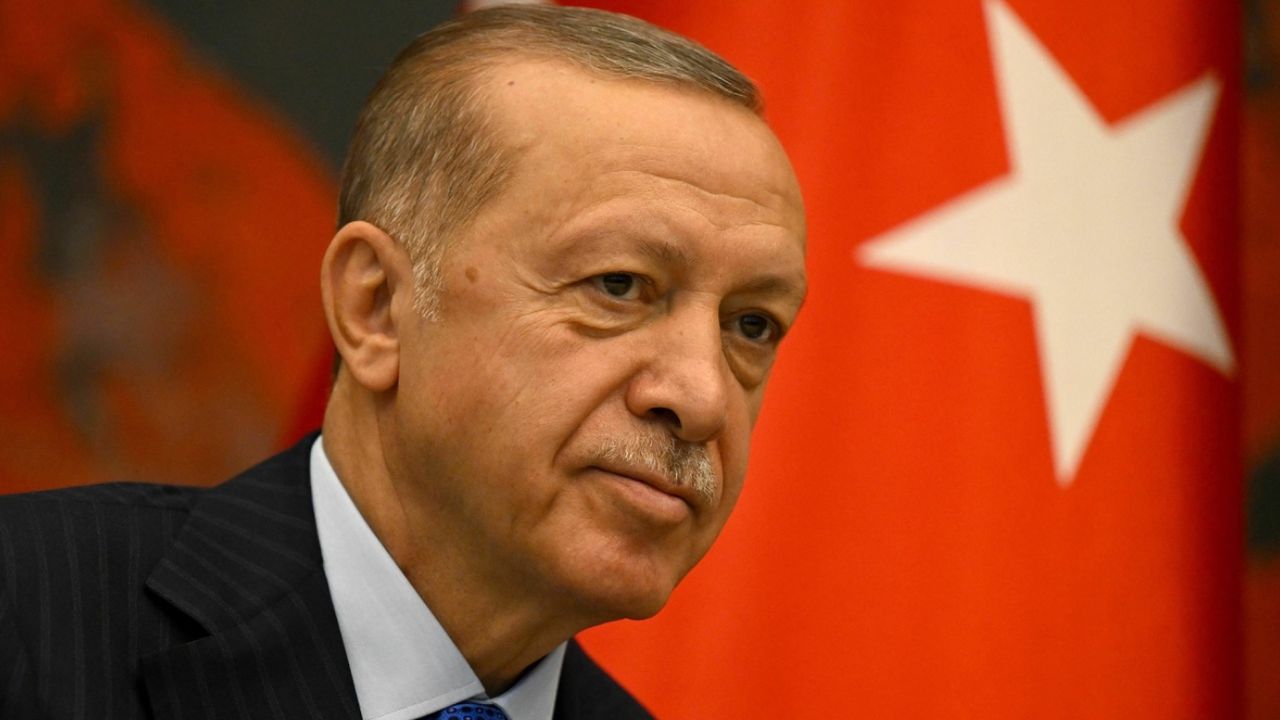 Cumhurbaşkanı Erdoğan İstanbul’un fethinin 571’inci yıldönümünü kutladı !