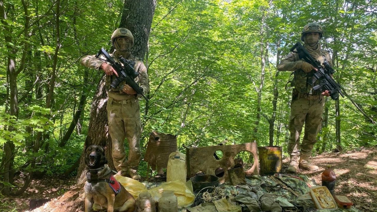 Elazığ’da terör operasyonu: Patlayıcı ve yaşam malzemeleri ele geçirildi 
