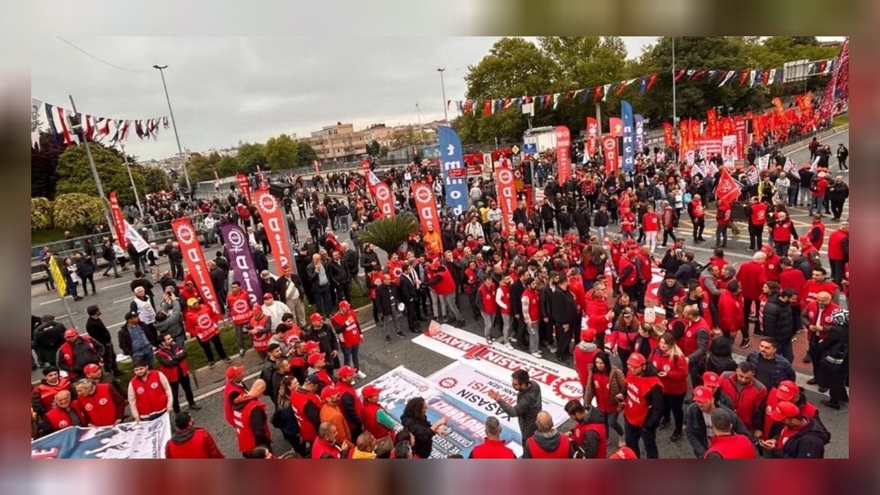 Gaz ve plastik mermilerin ardından Saraçhane Meydanı boşaltıldı 