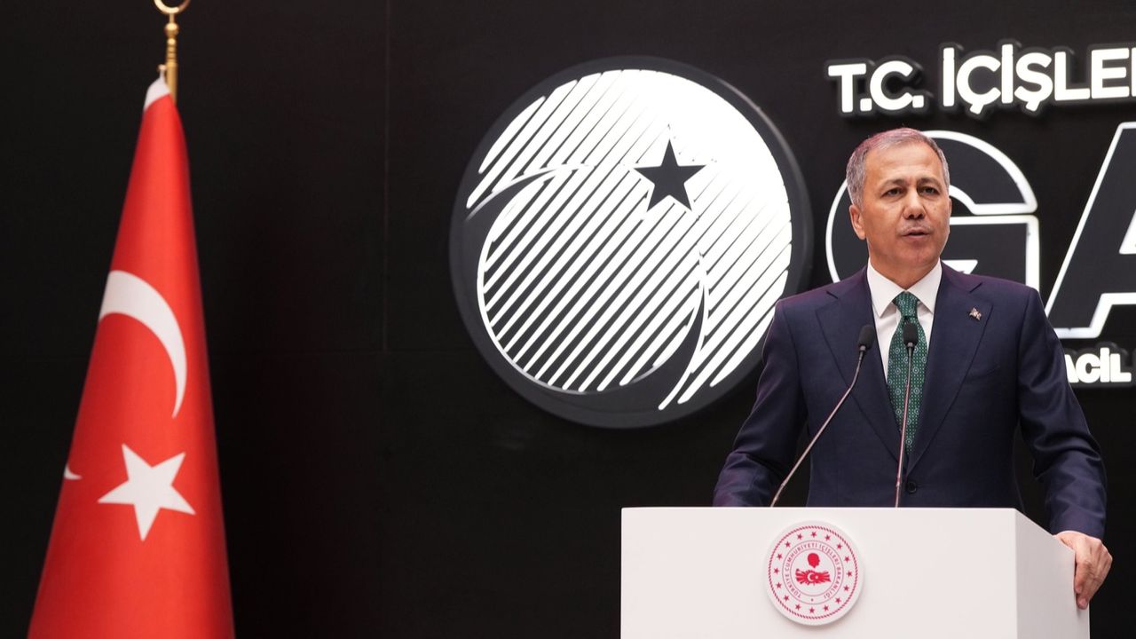 İçişleri Bakanı Yerlikaya 1 Mayıs'ta görev alan 42 bin polise teşekkür etti! 