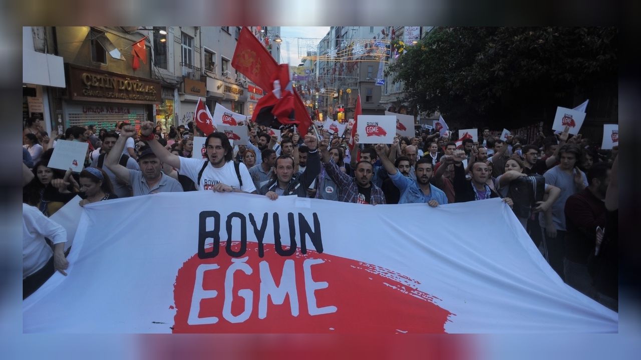 İstanbul Valiliği Taksim ve Şişhane istasyonlarının kapatıldığını duyurdu 