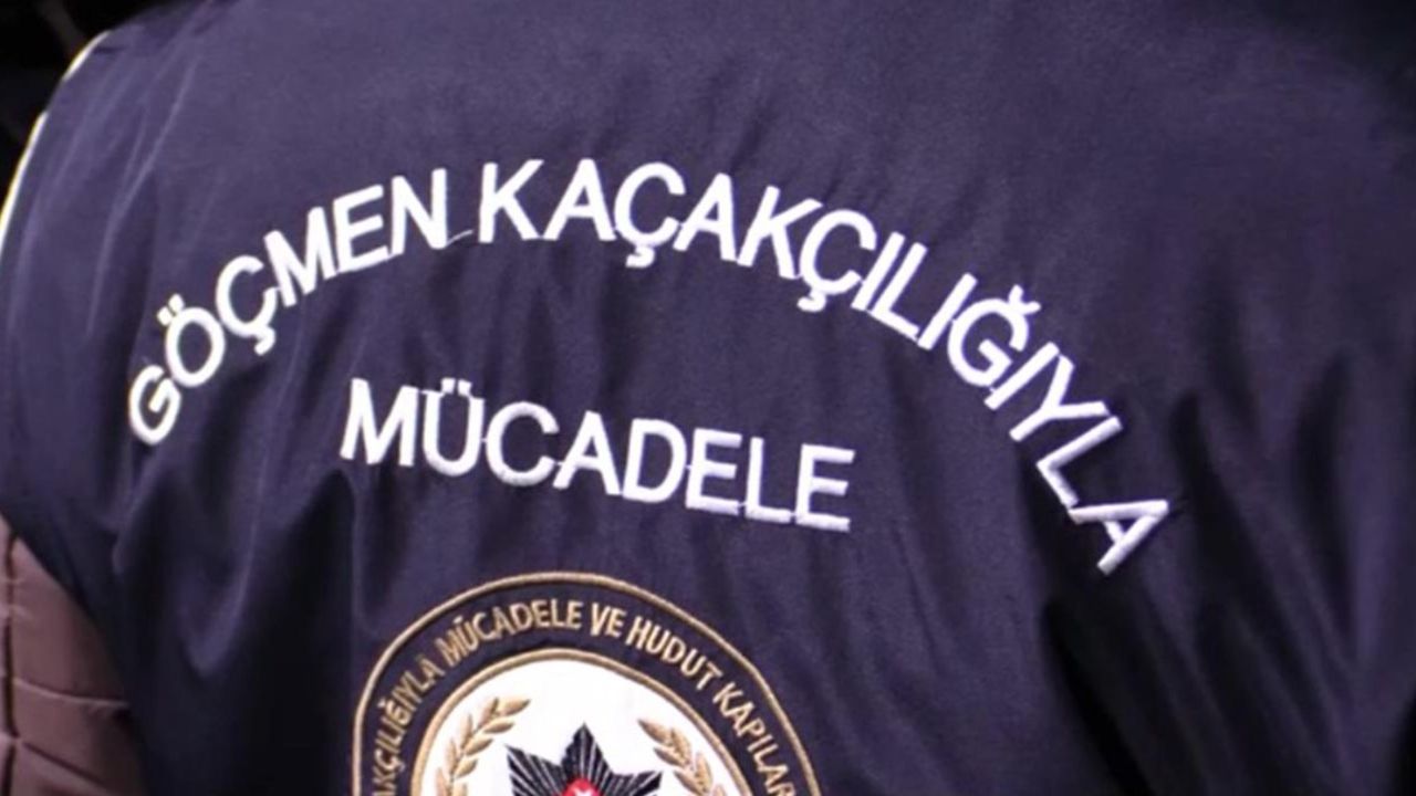  Kırklareli'nde kamyonete sıkışan 51 kaçak göçmen yakalandı, 2 şüpheli gözaltına alındı!
