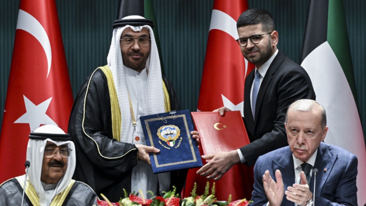 Kuveyt Emiri’nden Cumhurbaşkanı Erdoğan’a Devlet Nişan’ı için teşekkür! 