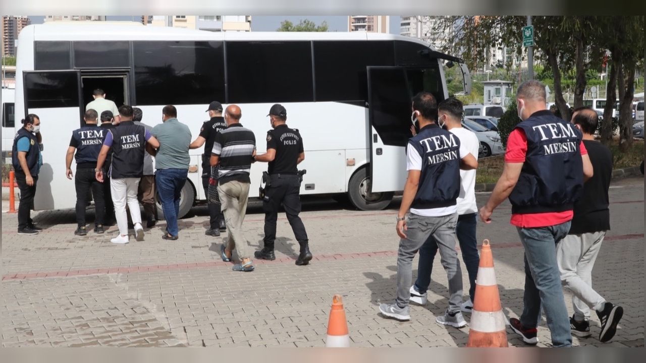 Mersin’de DEAŞ’a karşı operasyon: Yakalanan 6 zanlı da tutuklandı 