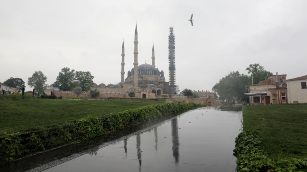 MGM uyarmıştı! Edirne'de yoğun sağanak başladı