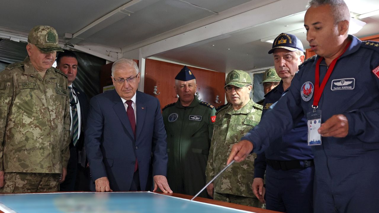 Milli Savunma Bakanı Güler, EFES-2024 Tatbikatı'nın hazırlıklarını denetledi