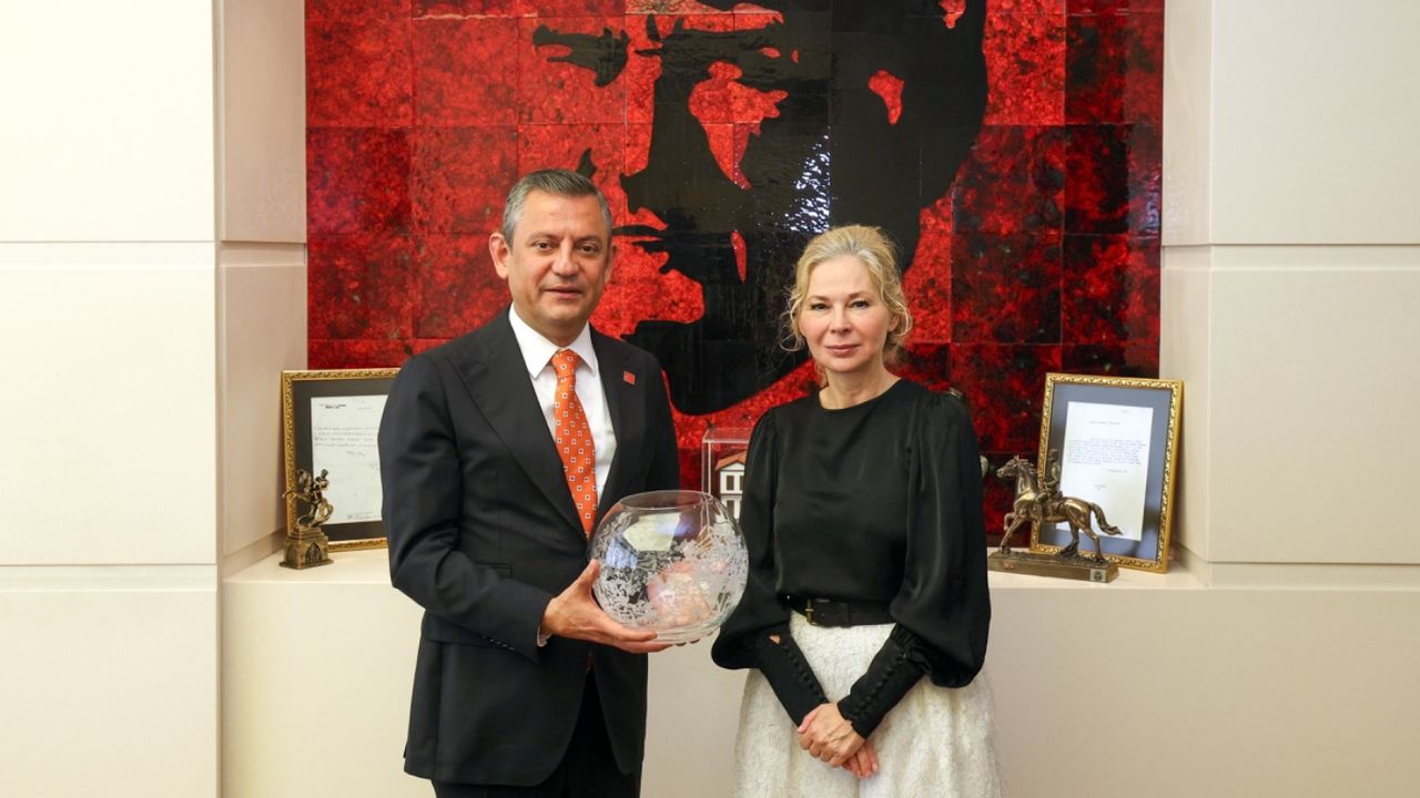 Muhalefet lideri Özgür Özel İşveç Ankara Büyükelçisini kabul etti 