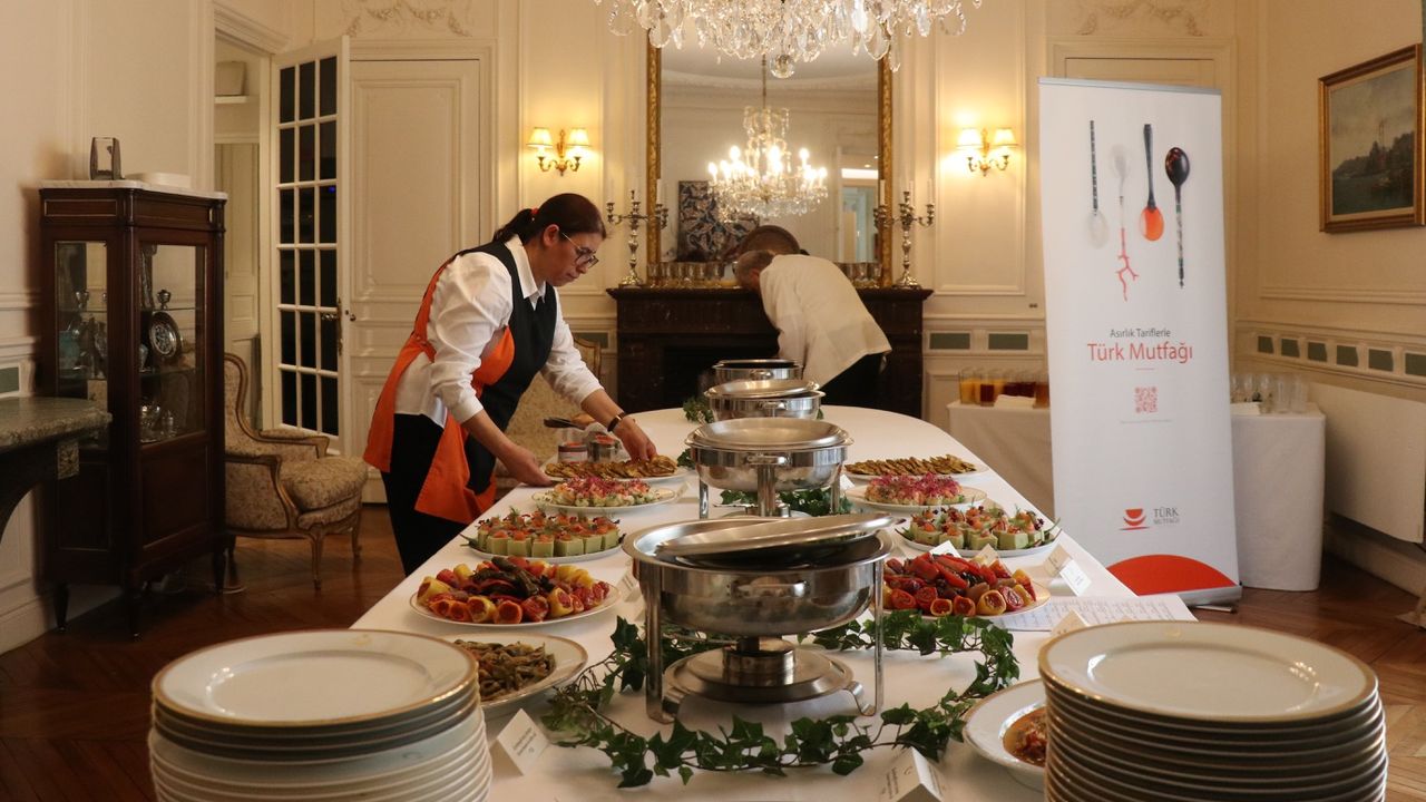 Paris’te Türk Mutfağı Haftası! Ege Bölgesi’nin yemekleri tanıtıldı 