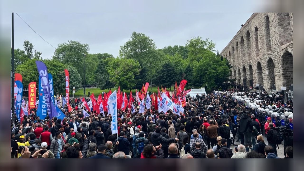 Polis ve sendikalılar arasında gerginlik: Saraçhane'ye ambulans gönderildi! 