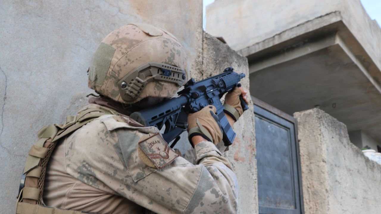 Şanlıurfa'da terör operasyonu: 2 DEM Partili ile birlikte 11 şüpheli gözaltında! 