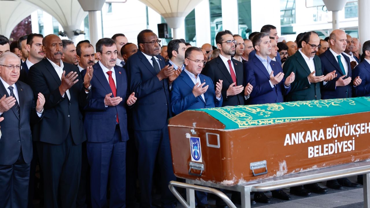 Sudan Cumhurbaşkanı'nın oğlunun cenaze namazını Ali Erbaş kıldırdı 