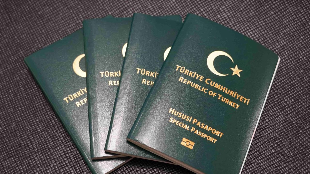 Tam 635 oda ve borsa başkanına yeşil pasaport verilecek 