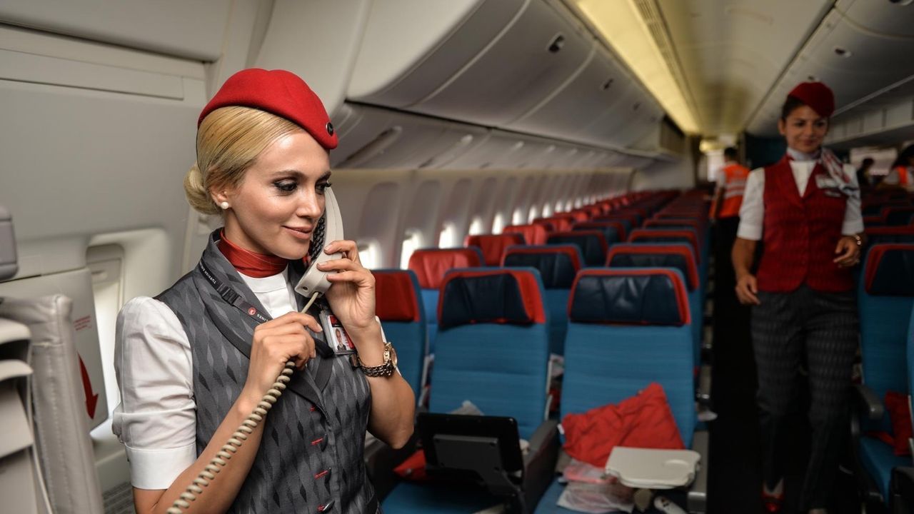 THY en az lise mezunu tecrübesiz kabin memuru arıyor! 