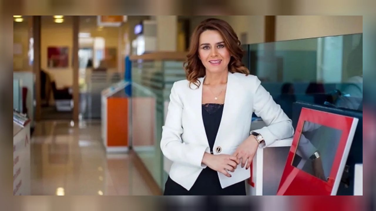 Tutuklu Seçil Erzan'ı taşıyan cezaevi aracının kaza yapması nedeniyle duruşmaya geç başlanacak! 