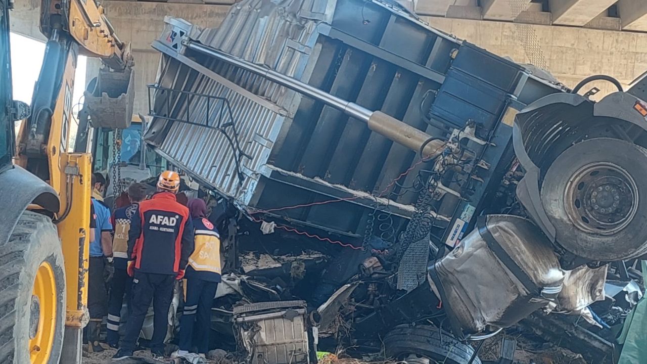 Viyadükten düşen tır 2 can aldı! 