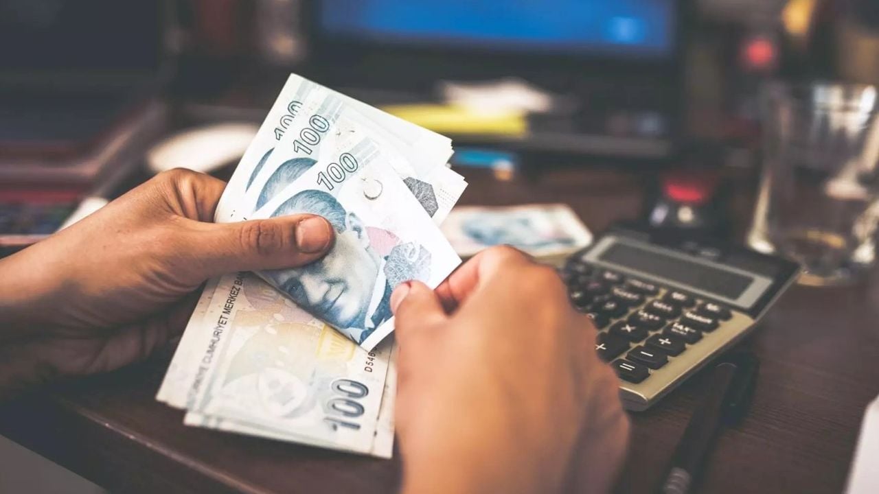 Acil 10.000 TL arayan şubeye koşsun! Kamu bankası anında 10.000 TL kredi veriyor