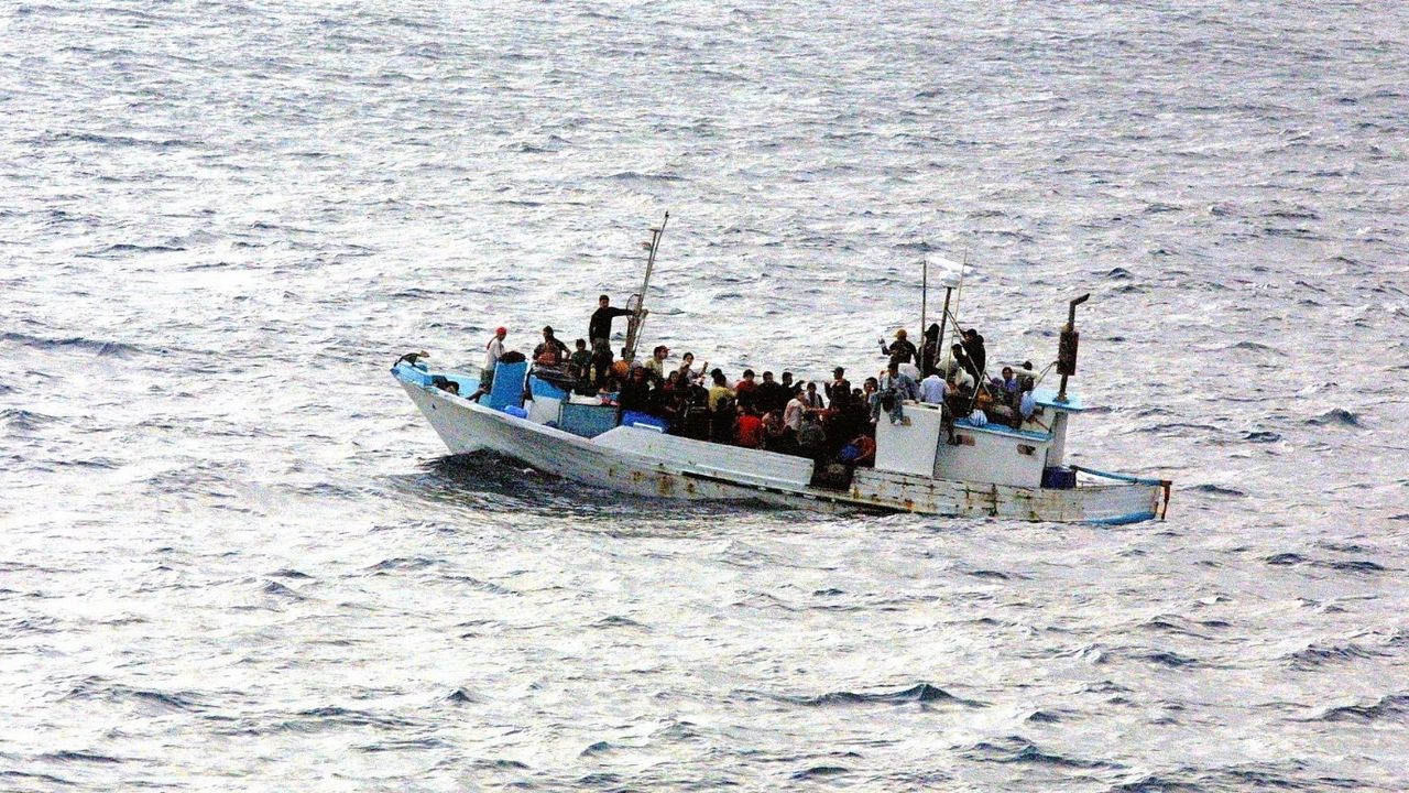 Akdeniz'de 50 göçmen kayboldu, 10'unun cesedi bulundu! 