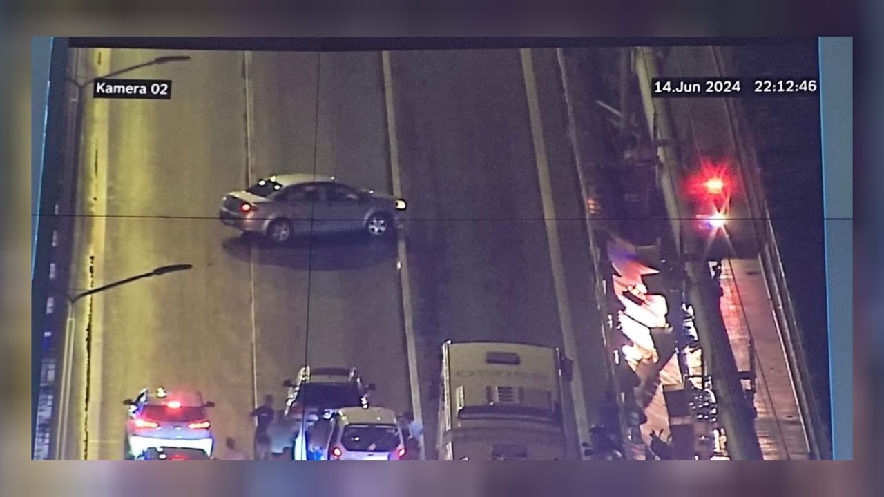 Ali Yerlikaya açıkladı! Dün köprüde eylem yapan şahsın bipolar olduğu öğrenildi