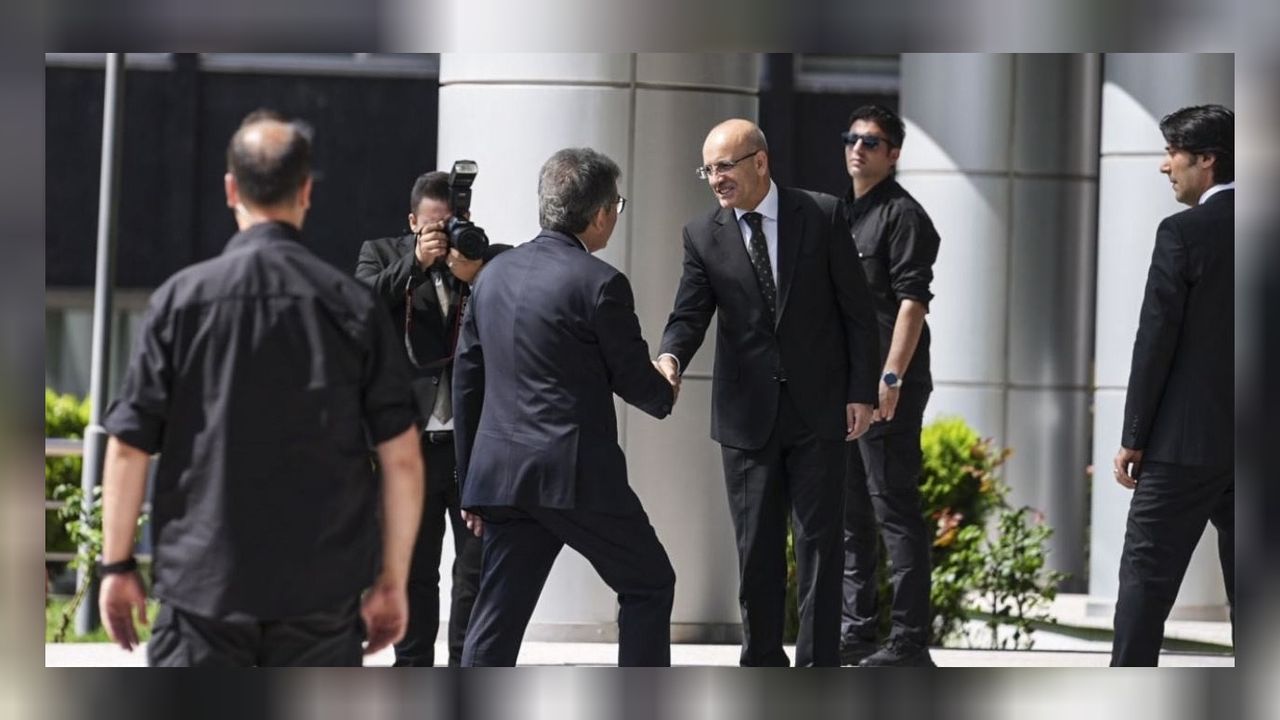 Bakan Mehmet Şimşek'ten dünkü toplantıya açıklama: Tribün ve taraftar kaygısıyla konuştu! 