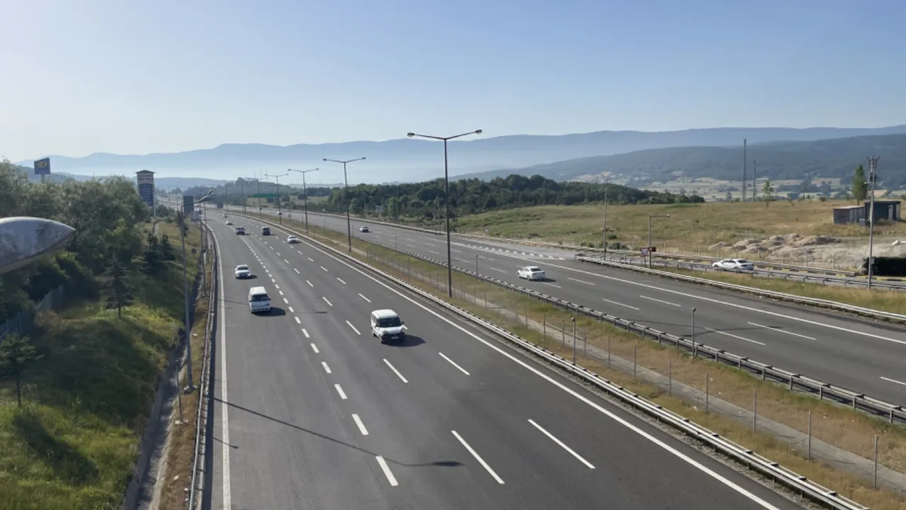 Bayram dönüşü artan trafik normale döndü! Bolu kesiminde yollar tenha 