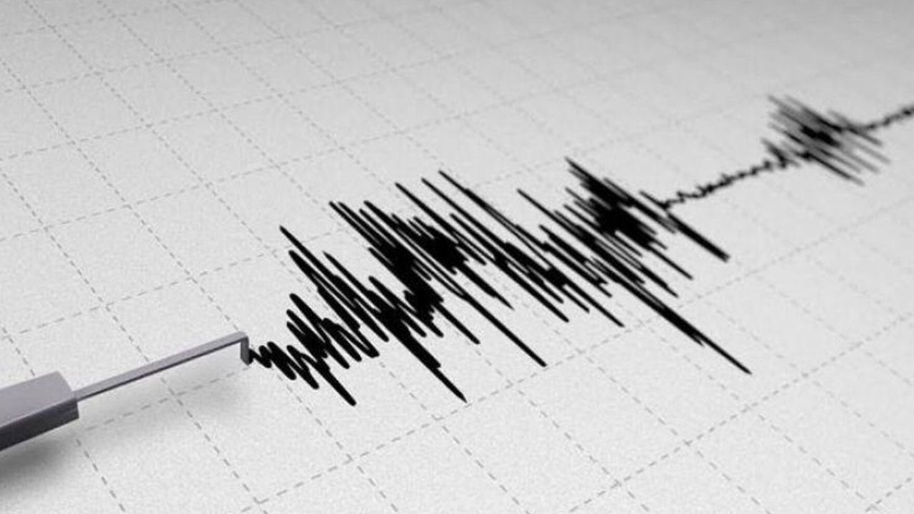 Beşik gibi sallandı! 7.2 büyüklüğünde deprem oldu 