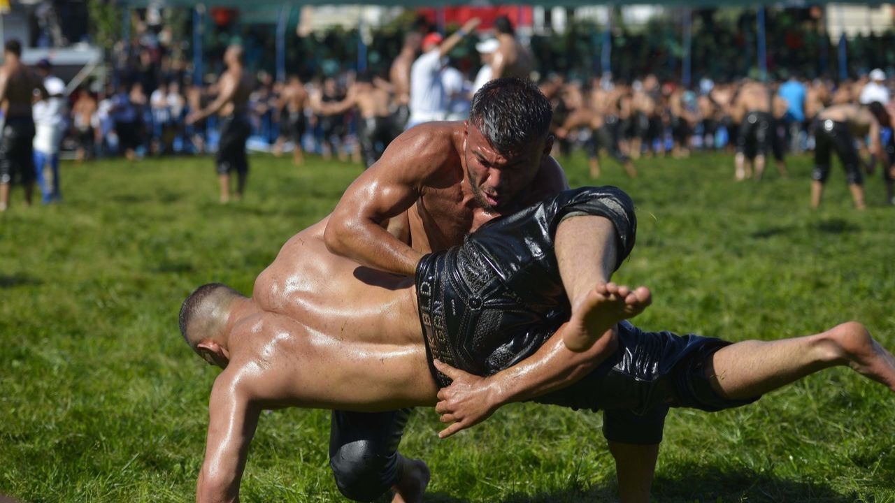 Bu yıl Edirne'de 663’üncü Tarihi Kırkpınar Yağlı Güreşleri yapılacak! 