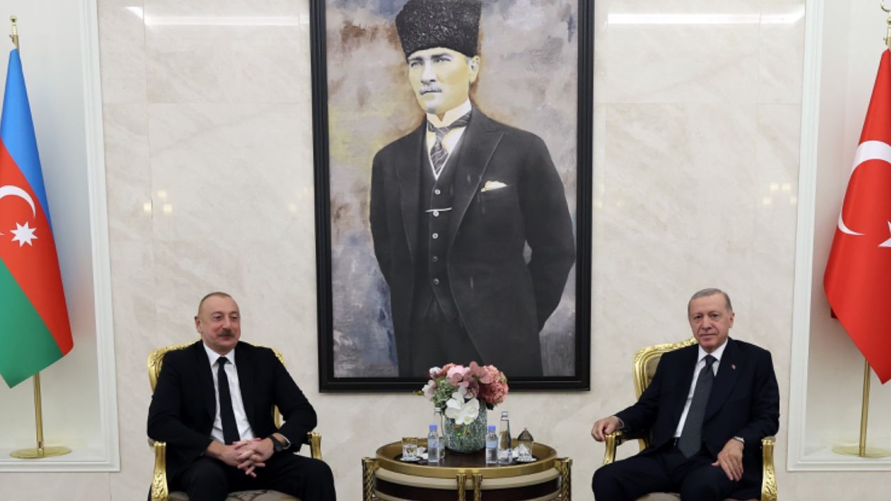 Cumhurbaşkanı Erdoğan, Azerbaycan Cumhurbaşkanı Aliyev'i havaalanında karşıladı! 