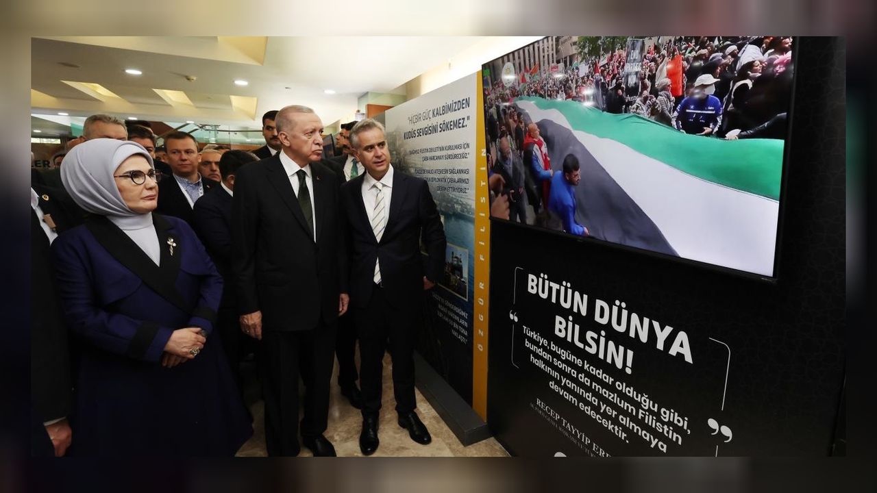 Cumhurbaşkanı Erdoğan İsrail’in Filistin’deki zulmünü anlatan sergiyi gezdi! 