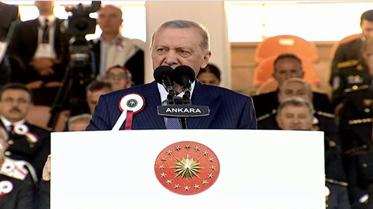 Cumhurbaşkanı Erdoğan: "Türkiye'yi sığ sulara hapsetmeye kimsenin gücü yetmez"