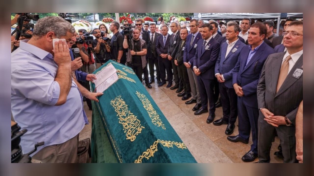 Cumhuriyet Halk Partili isimler Hasan Toprak'ın cenazesine katıldı 