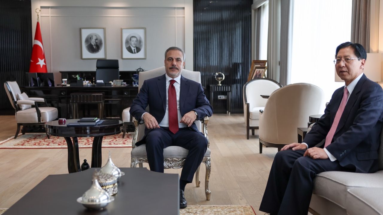 Dışişleri Bakanı Fidan, Çin'in Ankara Büyükelçisi ile görüşme yaptı! 