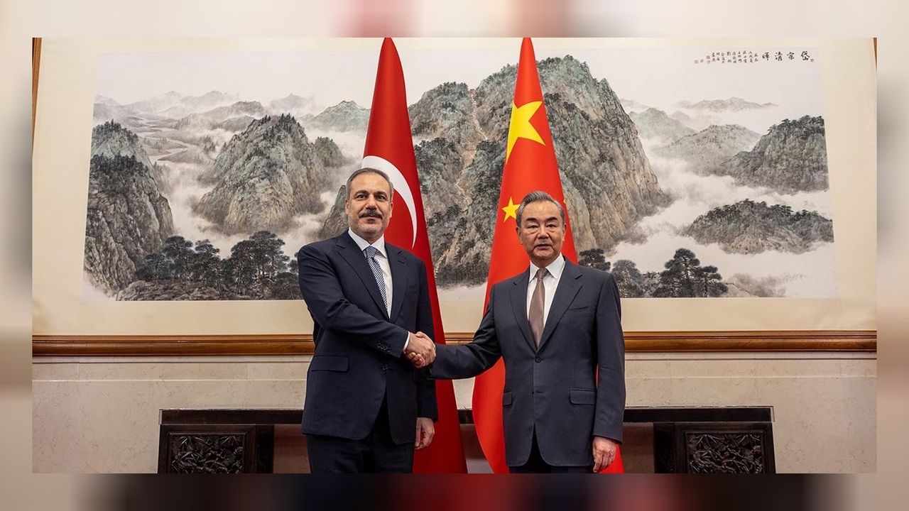 Dışişleri Bakanı Fidan Çinli mevkidaşı ile ortak basın toplantısı düzenledi! 