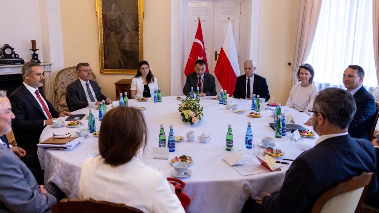 Dışişleri Bakanı Hakan Fidan Üçlü İşbirliği Süreci toplantısı sonrası açıklama yaptı! 